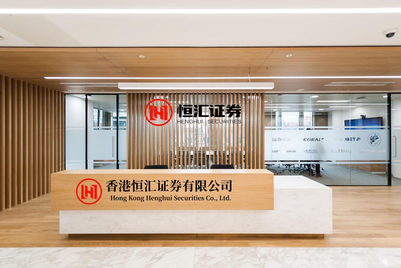 掌盘策略 68岁范玉梅：女儿是世界冠军郭晶晶，帮助霍家带大了3个孙子孙女